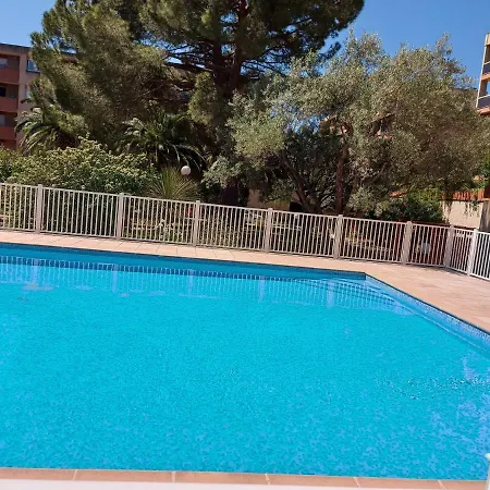 Tres Bel Appartement T2 * Hyères